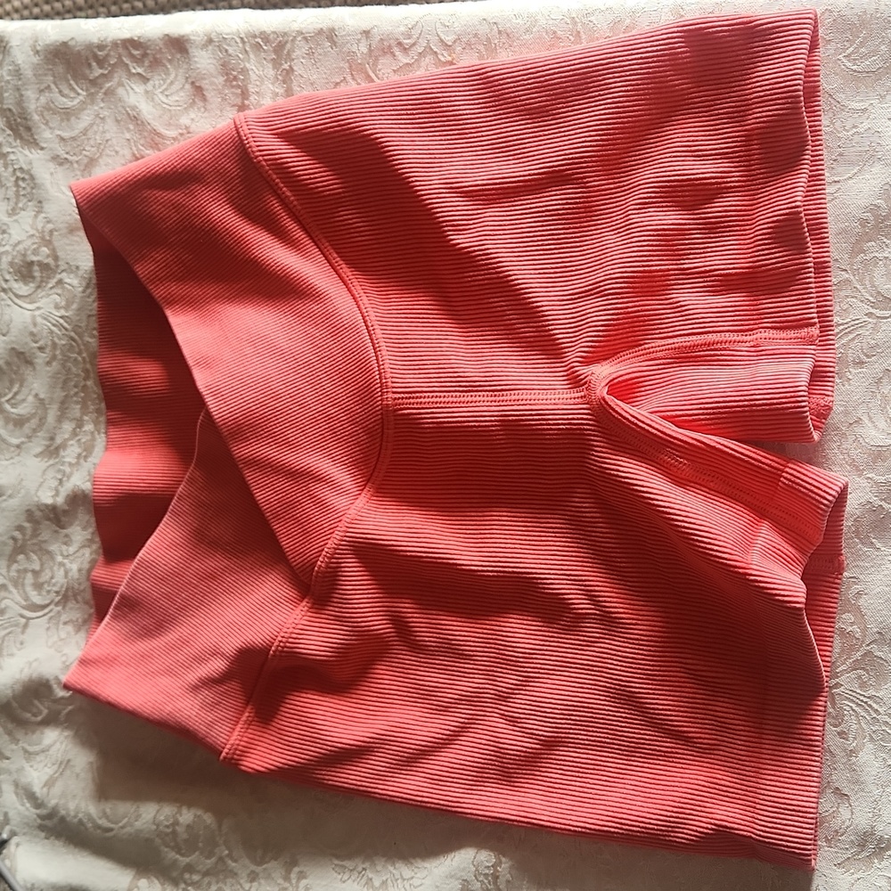 JOYLAB target Salmon workout shorts. XS crisscross band